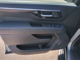 Chevrolet Suburban LS 4WD 4dr 2026