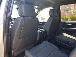 Chevrolet Suburban LT 4WD 4dr 2026