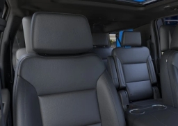 Chevrolet Suburban Z71 4WD 4dr 2026