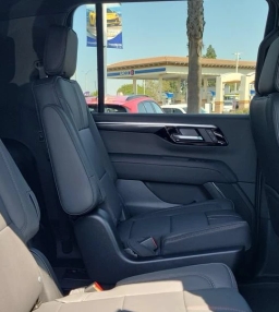 Chevrolet Suburban RST 4WD 4dr 2026