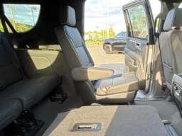 Chevrolet Suburban Premier 4WD 4dr 2026