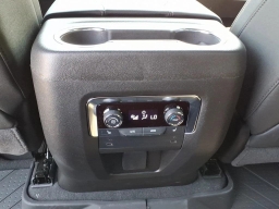 Chevrolet Suburban Premier 4WD 4dr 2026