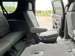 Chevrolet Suburban Premier 4WD 4dr 2026