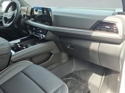 Chevrolet Suburban Premier 4WD 4dr 2026