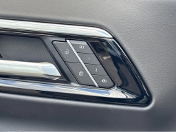 Chevrolet Suburban Premier 4WD 4dr 2026