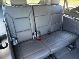Chevrolet Suburban High Country 4WD 4dr 2026