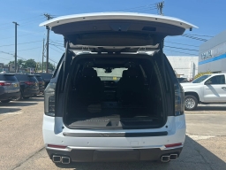 Chevrolet Suburban High Country 4WD 4dr 2026