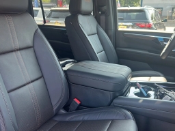 Chevrolet Suburban High Country 4WD 4dr 2026