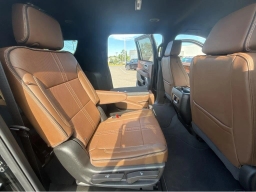 Chevrolet Suburban High Country 4WD 4dr 2026