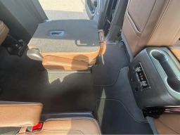 Chevrolet Suburban High Country 4WD 4dr 2026