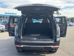 Chevrolet Suburban High Country 4WD 4dr 2026