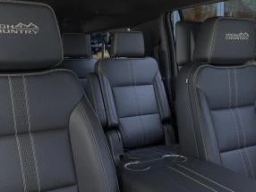 Chevrolet Suburban High Country 4WD 4dr 2026
