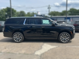 Chevrolet Suburban High Country 4WD 4dr 2026
