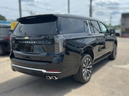 Chevrolet Suburban High Country 4WD 4dr 2026