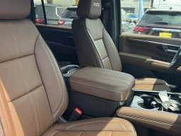 Chevrolet Suburban High Country 4WD 4dr 2026