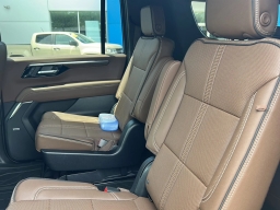 Chevrolet Suburban High Country 4WD 4dr 2026