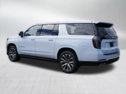 Chevrolet Suburban High Country 4WD 4dr 2026