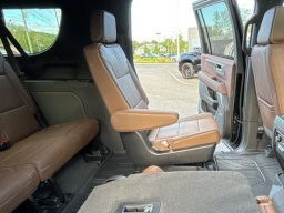 Chevrolet Suburban High Country 4WD 4dr 2026