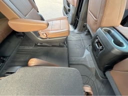 Chevrolet Suburban High Country 4WD 4dr 2026