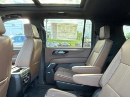 Chevrolet Suburban High Country 4WD 4dr 2026