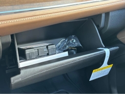 Chevrolet Suburban High Country 4WD 4dr 2026