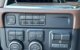 Chevrolet Suburban High Country 4WD 4dr 2026