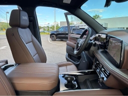 Chevrolet Suburban High Country 4WD 4dr 2026