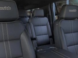 Chevrolet Suburban High Country 4WD 4dr 2026