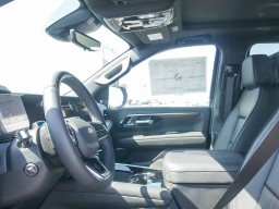 Chevrolet Suburban High Country 4WD 4dr 2026