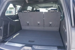 Chevrolet Suburban High Country 4WD 4dr 2026