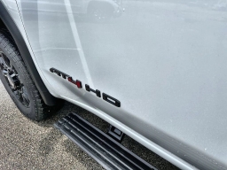 GMC Sierra 2500HD AT4 4WD Crew Cab 159" 2026