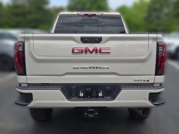 GMC Sierra 2500HD AT4 4WD Crew Cab 159" 2026