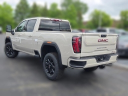 GMC Sierra 2500HD AT4 4WD Crew Cab 159" 2026