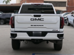 GMC Sierra 2500HD AT4 4WD Crew Cab 159" 2026