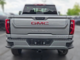 GMC Sierra 2500HD Denali 4WD Crew Cab 159" 2026