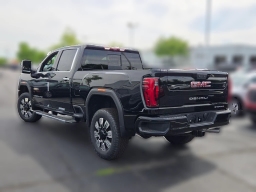 GMC Sierra 2500HD Denali 4WD Crew Cab 159" 2026