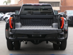 GMC Sierra 3500HD Denali 4WD Crew Cab 159" 2026