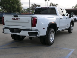 GMC Sierra 3500HD Denali 4WD Crew Cab 159" 2026