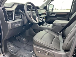 GMC Sierra 3500HD Denali 4WD Crew Cab 159" 2026