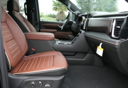 GMC Sierra 2500HD Denali Ultimate 4WD Crew Cab 159" 2026