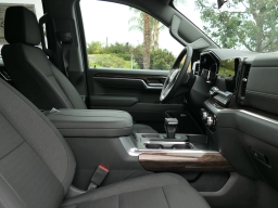 GMC Sierra 1500 Elevation 4WD Crew Cab 147" 2026