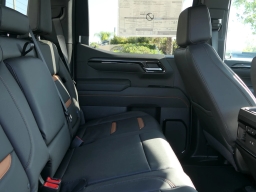 GMC Sierra 1500 AT4 4WD Crew Cab 147" 2026