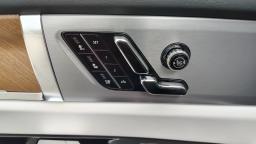 Cadillac VISTIQ Luxury AWD 4dr 2026