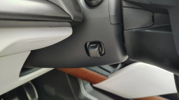 Cadillac VISTIQ Luxury AWD 4dr 2026