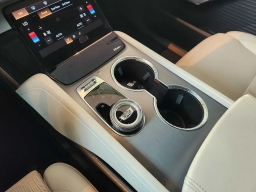 Cadillac VISTIQ Luxury AWD 4dr 2026