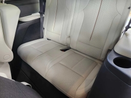 Cadillac VISTIQ Luxury AWD 4dr 2026
