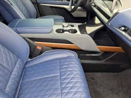 Cadillac VISTIQ Premium Luxury AWD 4dr 2026