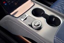 Cadillac VISTIQ Premium Luxury AWD 4dr 2026