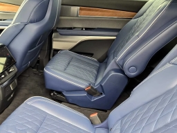 Cadillac VISTIQ Premium Luxury AWD 4dr 2026
