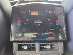 Cadillac VISTIQ Premium Luxury AWD 4dr 2026